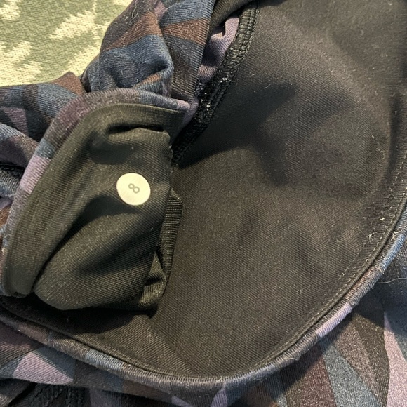 Lululemon stained glass leggings - Picture 5 of 6